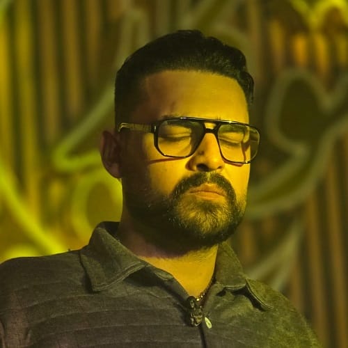 دانلود آهنگ سنگ مزار روح الله کرمی &bull; سوپر موزیک