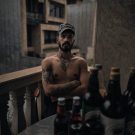 دانلود آهنگ شدم بازیچه بچه بازیات اشکاتو پاک کنم دستتو میگیرم سمی لون &bull; سوپر موزیک